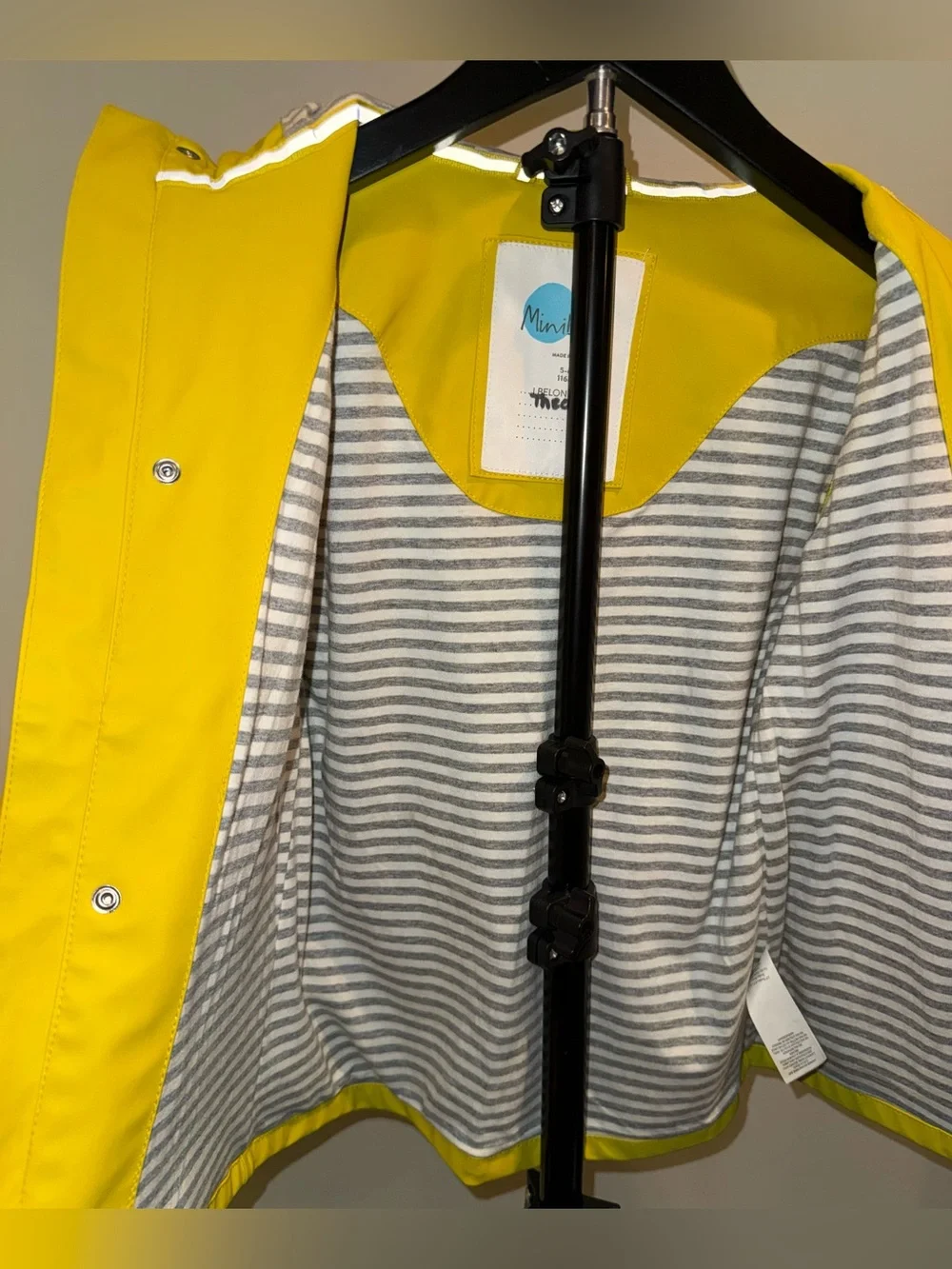 Mini Boden kids classic yellow rubberized raincoat, size 5/6